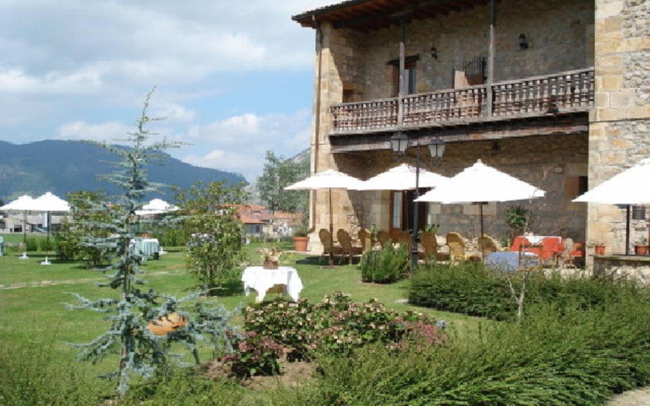 Hotel Palacio Garcia Quijano Corrales De Buelna Екстериор снимка