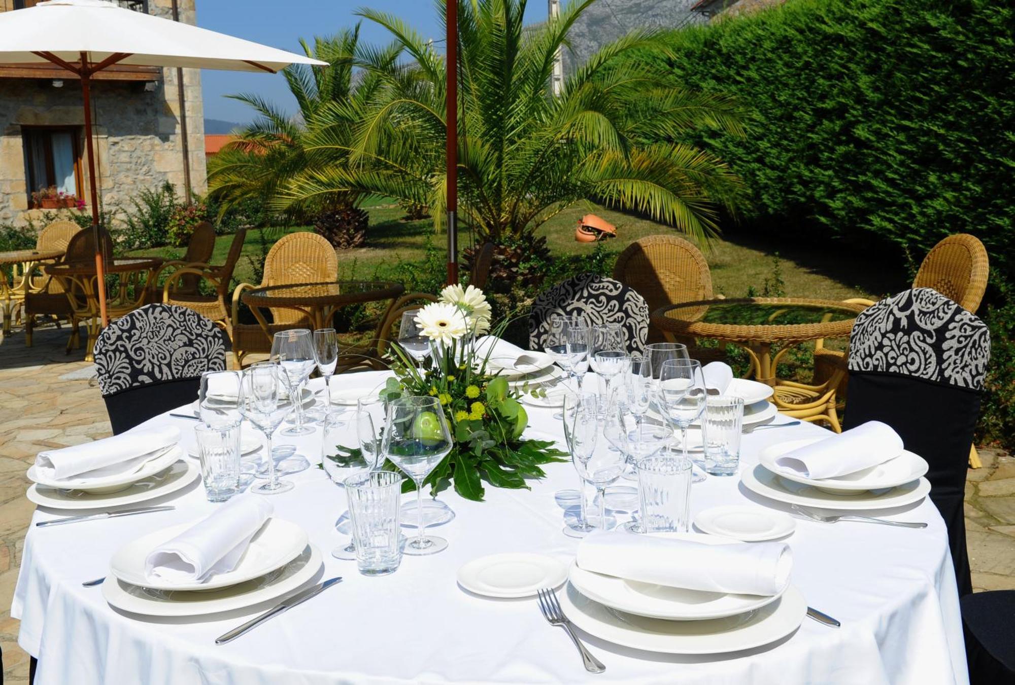 Hotel Palacio Garcia Quijano Corrales De Buelna Екстериор снимка