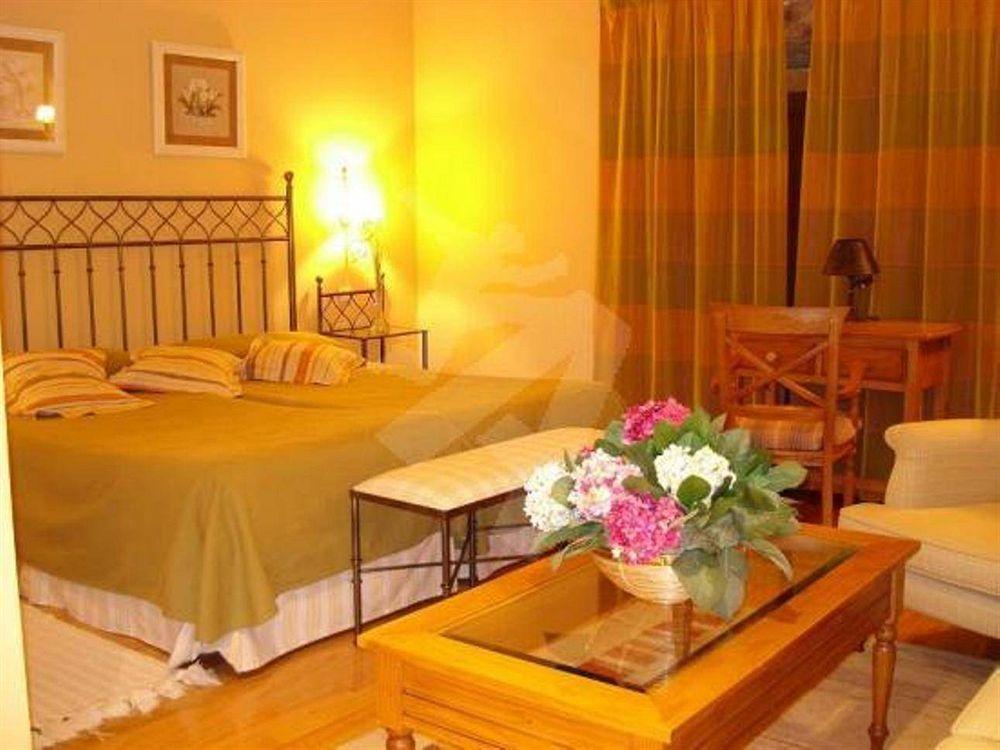 Hotel Palacio Garcia Quijano Corrales De Buelna Екстериор снимка