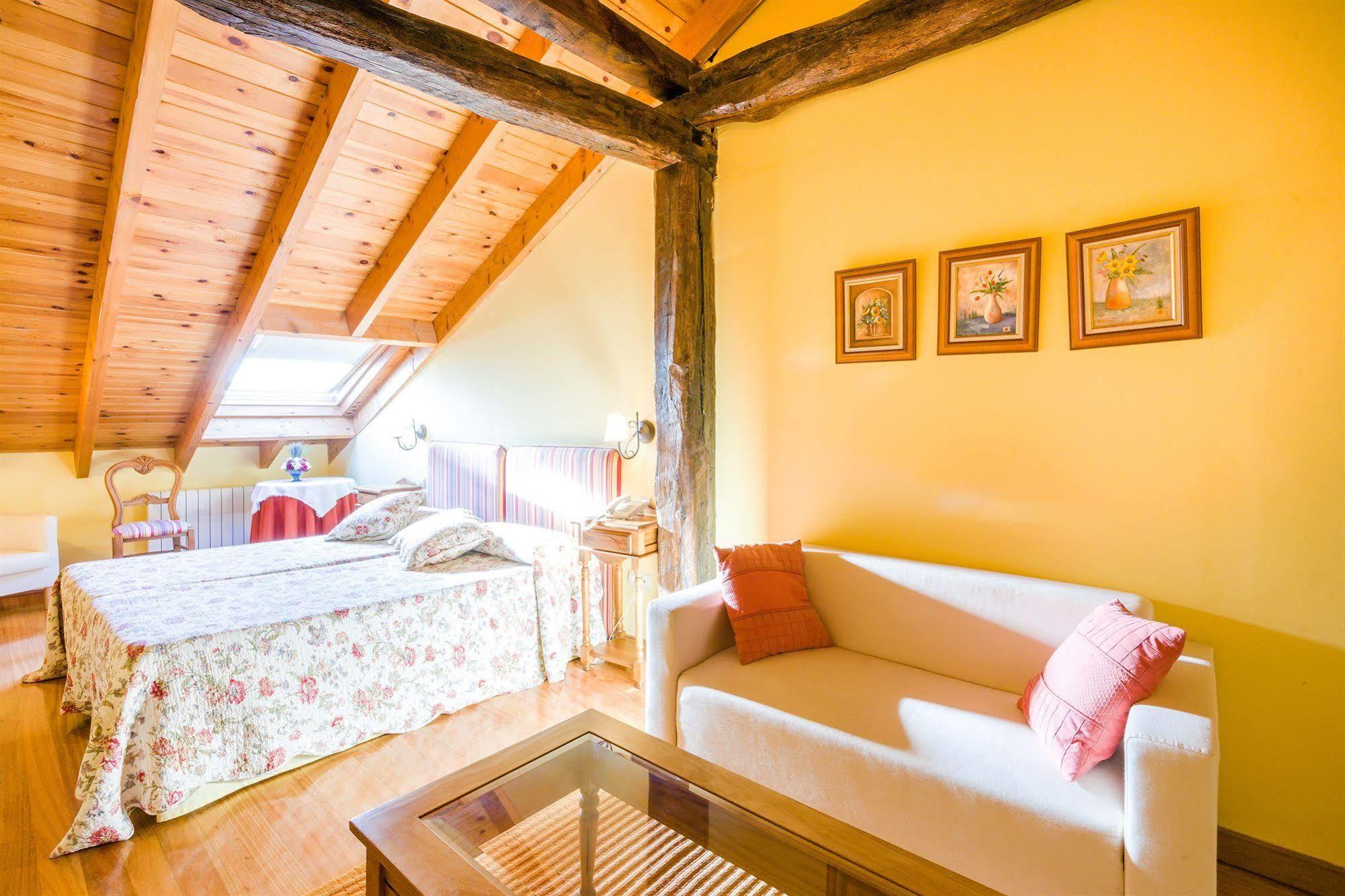 Hotel Palacio Garcia Quijano Corrales De Buelna Екстериор снимка